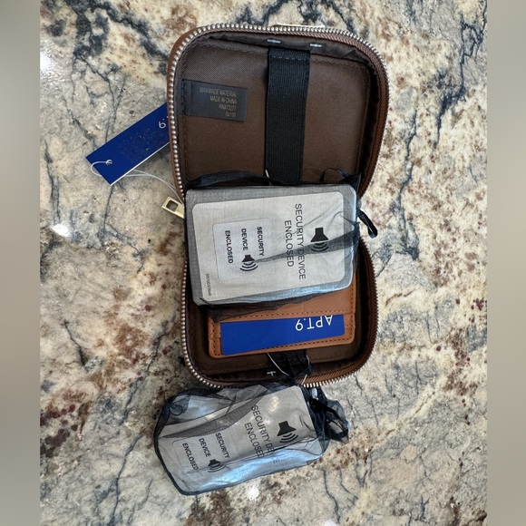 RFID Credit card electronic security card protection for your wallet - Picture 1 of 4